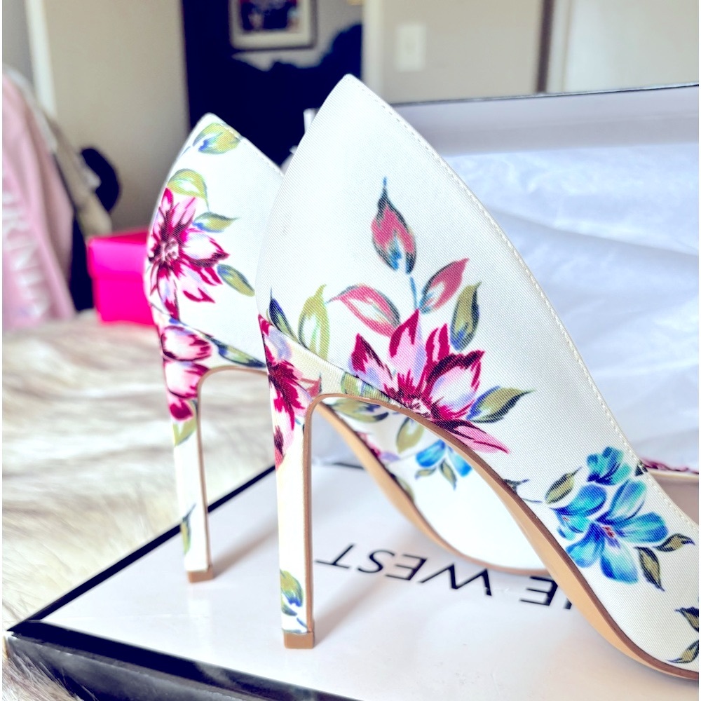🌈NINE WEST FLOWER PUMPS SZ 6 🦋